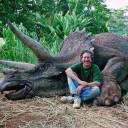 Steven Spielberg é criticado no Facebook por matar um triceratops