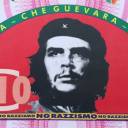 Cédulas com os rostos de Che Guevara e Chávez