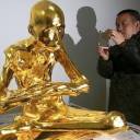 Entenda porque esse monge foi coberto de ouro na China