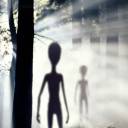Será que alienígenas invisíveis realmente existem entre nós? Um astrobiólogo explica