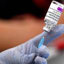 Cientistas identificam reação que pode causar coágulos sanguíneos raros após vacina AstraZeneca Covid