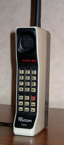 Primeiro celular comercial do mundo