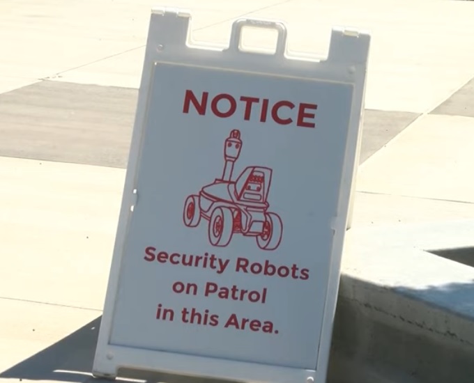 Robo seguranca cartaz