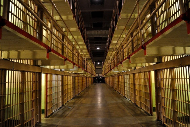 Alcatraz corredores