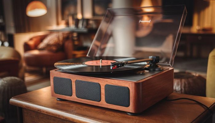 O Encanto dos Discos de Vinil: 5 Vitrolas Retrô que São Puro Estilo