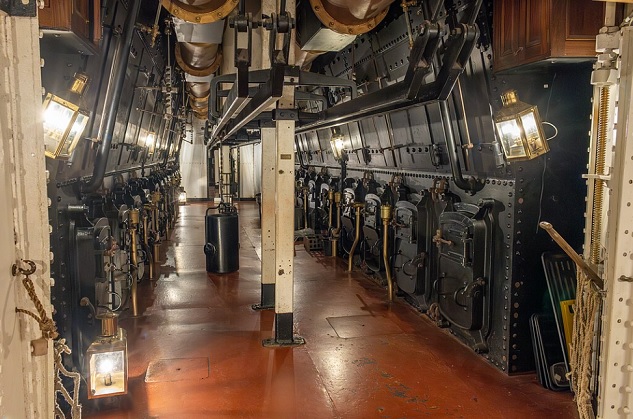 hms warrior maquinas