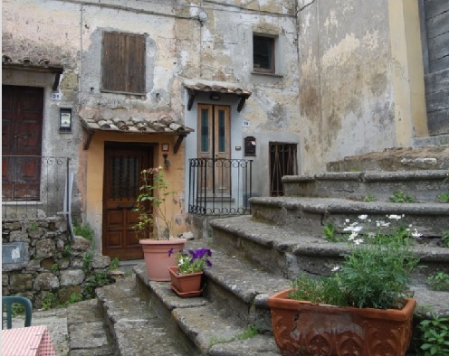 Calcata ruas 2