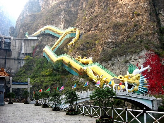Dragão china escada amarela
