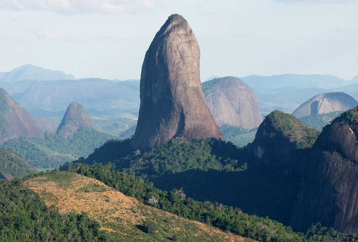 Pedra agulha vista