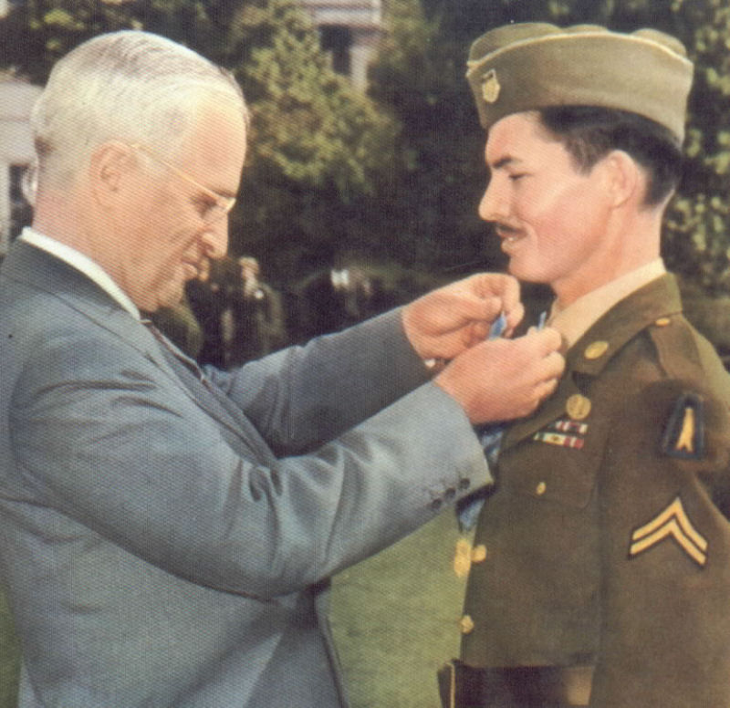Desmond Doss soldado recebe medalha