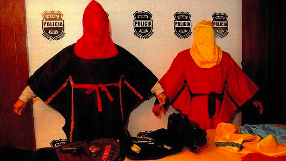 Seita luz roupas vermelhas