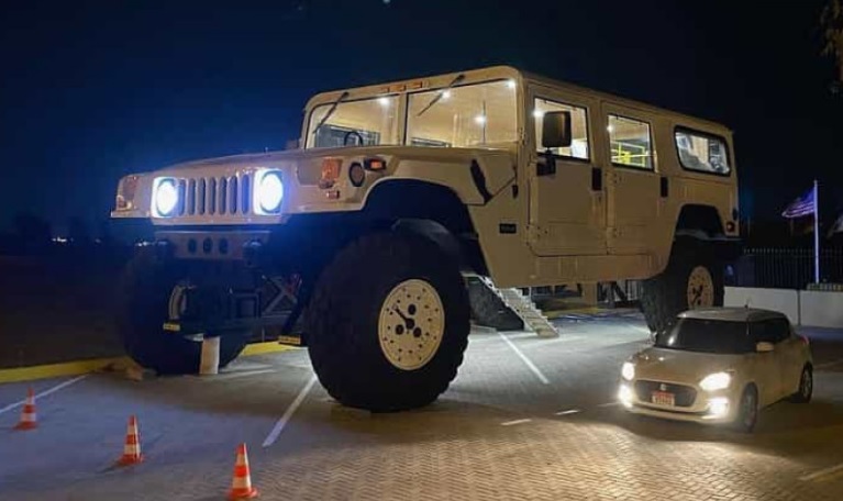 Hummer H1 X3 iluminação
