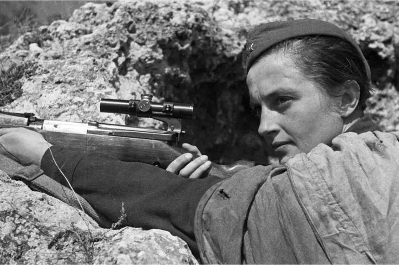 Lyudmila Mikhailovna atiradora