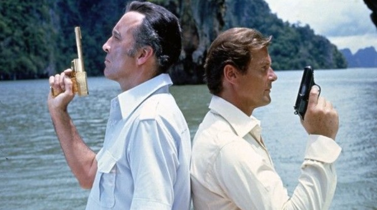 007 contra o homem da pistola de ouro cena 1