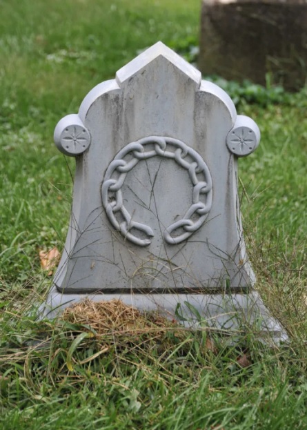 emblema funerário corrente quebrada
