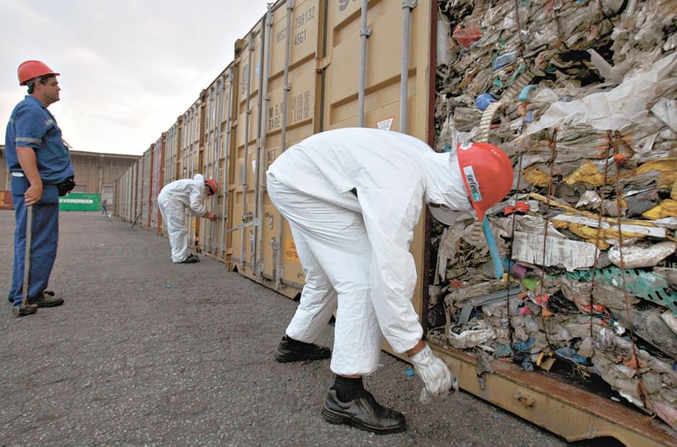Lixo imoportado container